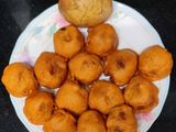 உருளைக்கிழங்கு கார போண்டா (Potato spicy bonda recipe in tamil)