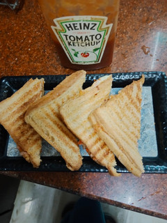 प्याज टमाटर चीज़ सैंडविच (Pyaz tamatar cheese sandwich recipe in hindi) रेसिपी मुख्य फोटो
