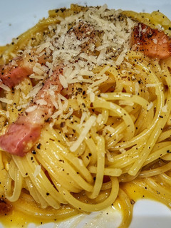 Una foto de Espaguetis con salsa carbonara