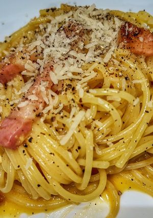 Una foto de Espaguetis con salsa carbonara