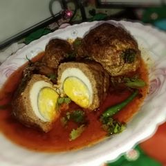 A picture of Beef Nargisi Aloo Kofta.