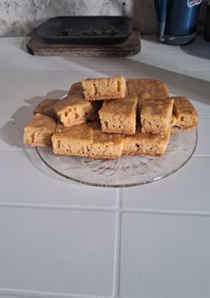 Una foto de Cuadraditos esponjosos con sabor a flan