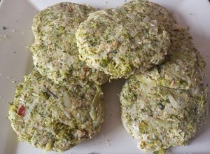 Una foto de Hamburguesas de Brócoli 🥦 rellenas de queso 🧀