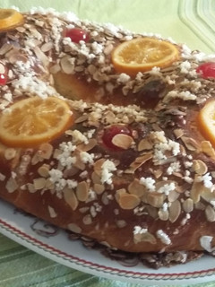 Una foto de Roscón de Reyes artesano