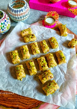 A picture of Kaju Pista Roll.