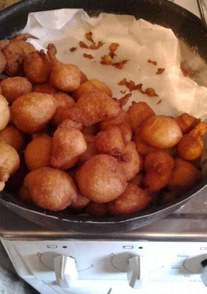 Una foto de Buñuelos de manzana y coco