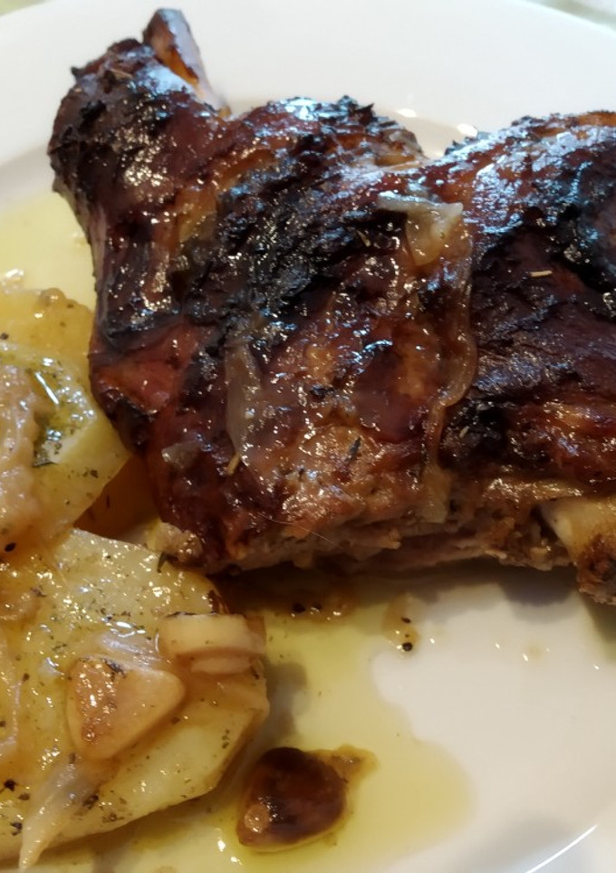 Una foto de Paletilla de cordero al horno