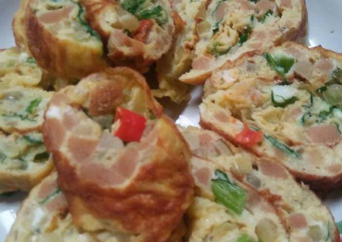 Langkah Mudah untuk Menyiapkan Telur dadar gulung, Menggugah Selera