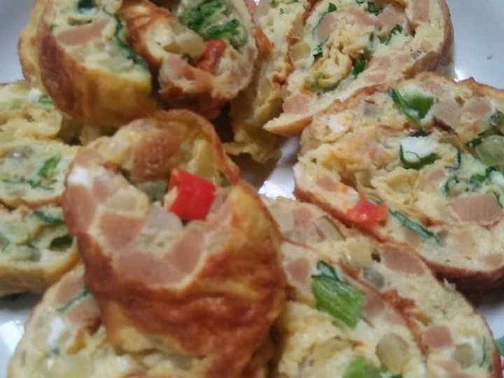 Langkah Mudah untuk Menyiapkan Telur dadar gulung, Menggugah Selera