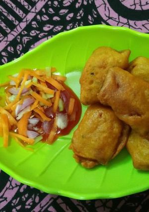 A picture of Bread pakoda.