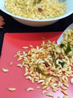 अचारी मुरमुरा नमकीन (Achari murmura namkeen recipe in hindi) रेसिपी मुख्य फोटो