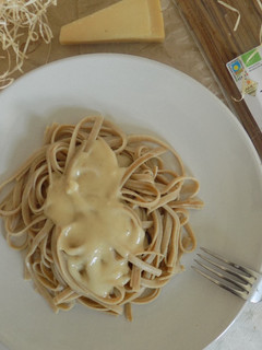 Foto principal de Tallarines de trigo khorasan KAMUT® con Salsa de Queso Vegana