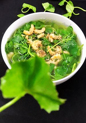 Hình của món Canh Rau Má Nấu Tôm Khô.