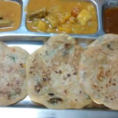 A picture of Rava-corn flower-veg dosa.