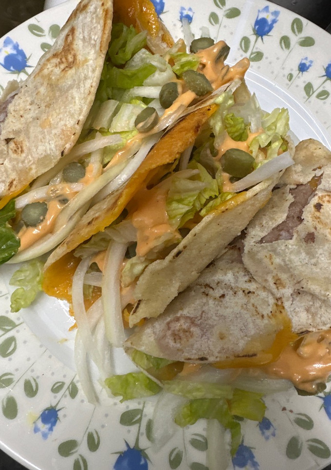 Una foto de 525. Mac Tacos = 🍔 + 🌮 (picoteo)