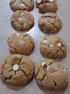 A picture of Peanut Butter White Chocolate Chip Cookies.