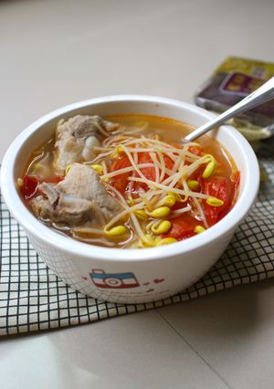 番茄黃豆芽排骨湯 的食譜成品照片