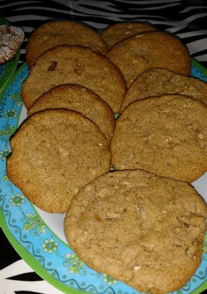 Una foto de Galletas de chocolate y avena 👌😋
