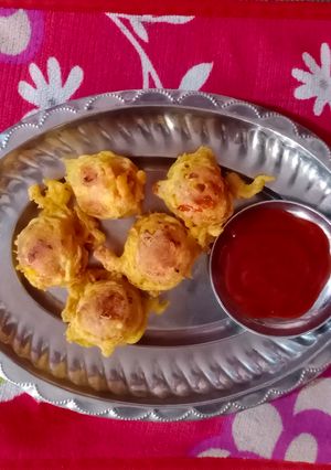 બટેટા વડા(Aloo vada recipe in Gujarati) રેસીપી મુખ્ય ફોટો