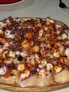 Una foto de Pulpo a la gallega