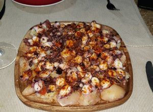 Una foto de Pulpo a la gallega