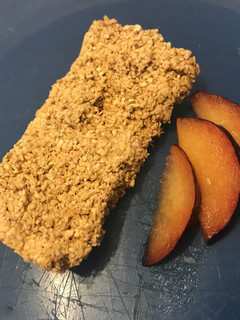 Una foto de Cracker de avena y canela súper saludable, sin harina sin azúcar al microondas