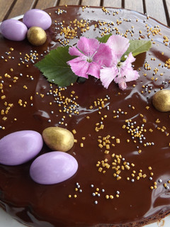 Foto principal de Pastel de chocolate, todo chocolate, para el Día de la Madre