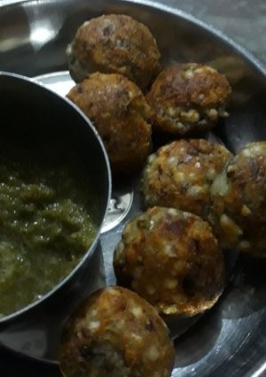 A picture of Falhari appam.