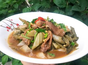 Hình của món Lòng cá lóc xào dưa chua.