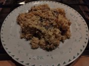 Une photo de risotto aux poulets champignons