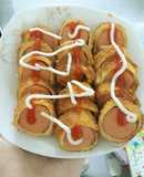 Sandwich cuộn xúc xích chiên giòn