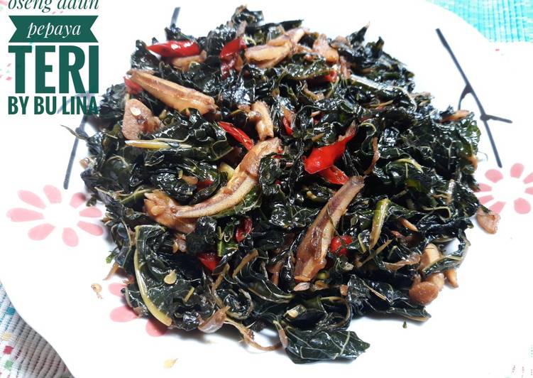 Oseng daun pepaya teri
