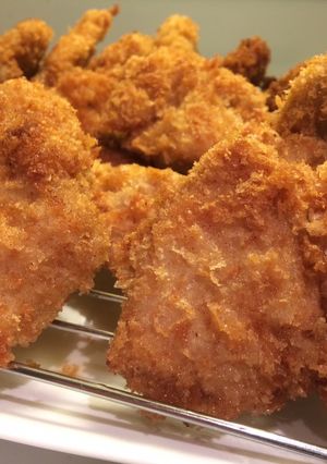 A picture of “Crispy Tonkatsu” Deep fried pork Japanese style.