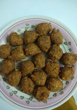વાટી દાળના ભજીયા(vati dal na bhajiya recipe in gujarati) રેસીપી મુખ્ય ફોટો