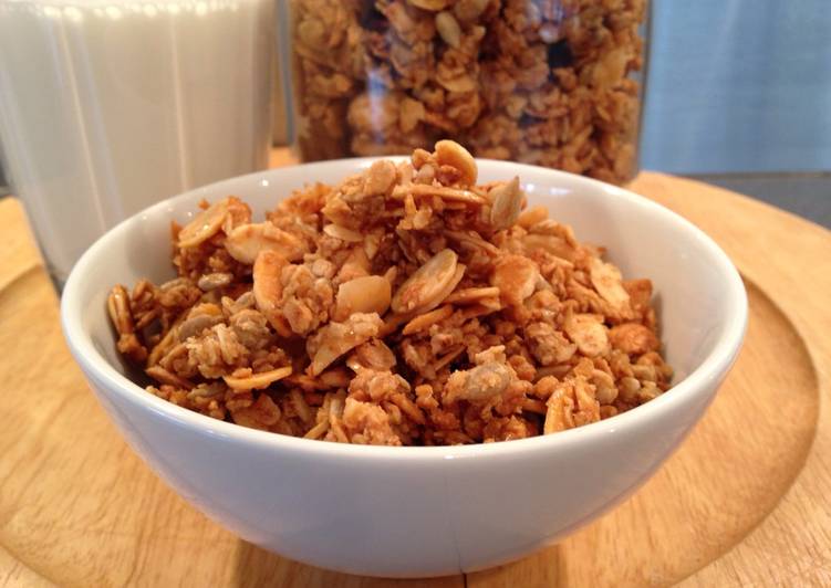 Steps to Prepare Perfect Maple and Almond Granola