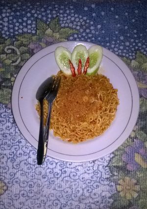 Foto resep MIE PEDAS GORENG (kreasi mie instan)