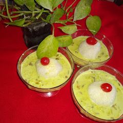 A picture of Cabbage pistachio pudding.