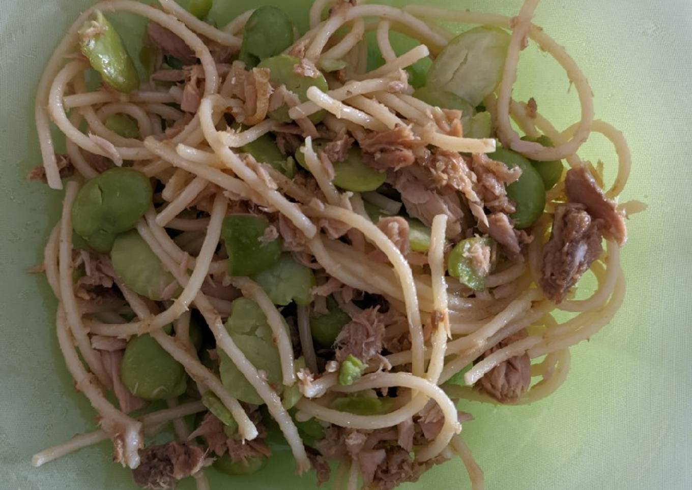 Pâte au parmesan, thon et aux fèves