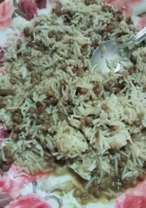 A picture of Malka dal with rice.