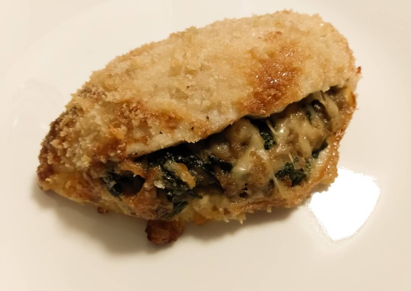 Chicken breasts stuffed with spinach and emmental