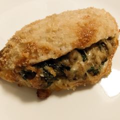 A picture of Chicken breasts stuffed with spinach and emmental.