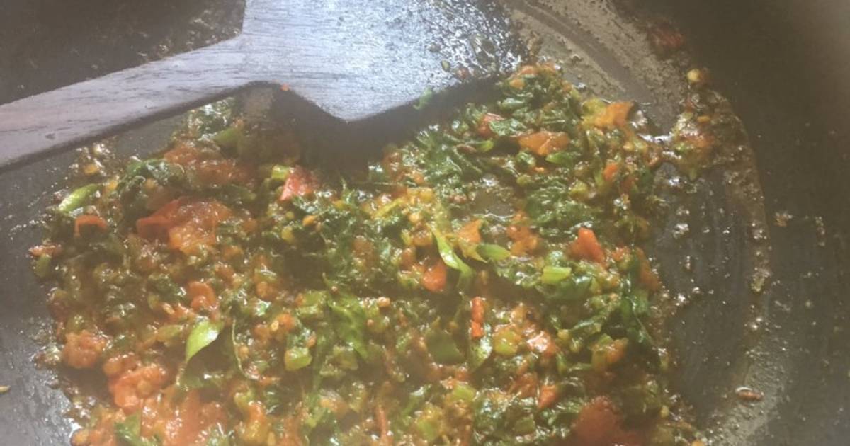 Spinach Moong Dal Tadka (No onions and No garlic) Recipe Recipe by