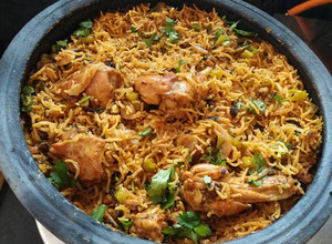 A picture of Chicken Pulao.