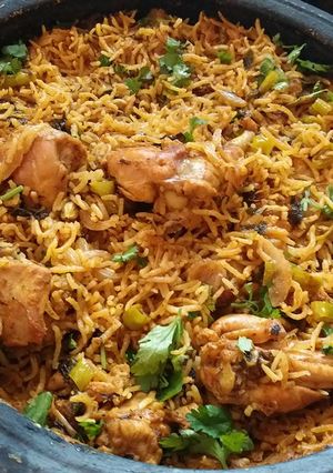 A picture of Chicken Pulao.