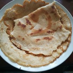 A picture of Oatmeal pancakes... #4weekschallenge #5orlessingredientchallenge.
