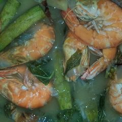 A picture of Sinigang na Hipon (Filipino Shrimp Tamarind/Sour Soup).