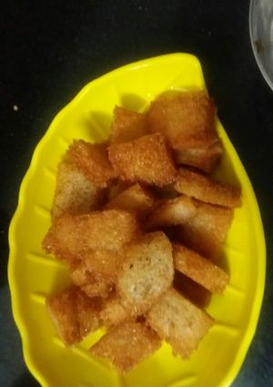 A picture of Bread croutons for tomato soup.