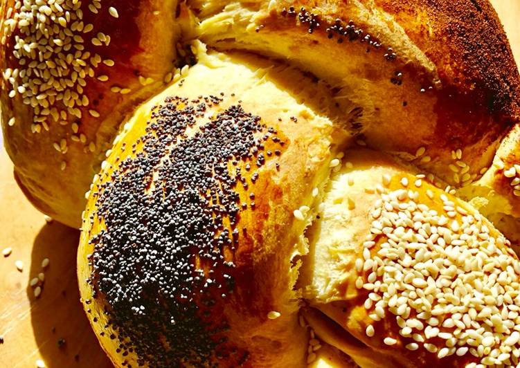 Steps to Prepare Premiato Pan brioche salato aromatizzato con semi di papavero, paprika dolce e semi di papavero