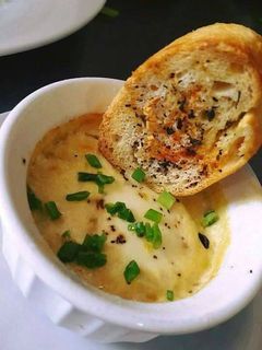 Una foto de Huevos cocotte