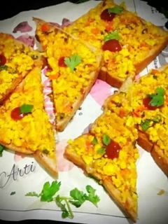 पनीर भुरजी टोस्ट (paneer bhurji toast recipe in Hindi) रेसिपी मुख्य फोटो